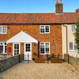 The Poppies, Norfolk, a charming coastal cottage, hotel in Snettisham
