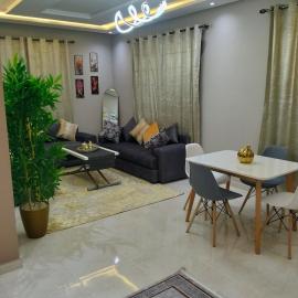 well-equipped 2 bedroom apartment living room, хотел в Tiflet