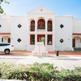 Luxury villa near Akumal, 9 bedrooms-Breakfast & shuttle, hotel em Xetna