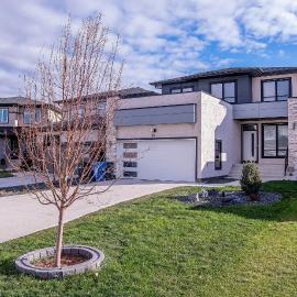 Beautiful Brand New 2BR Suite with Private Entrance and free on-site parking