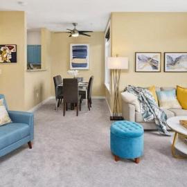 Amazing Courtyard View DT Parking tub pool 99 WS