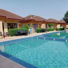 กรีนอะดามัส รีสอร์ท ชุมพร, Hotel in Ban Na Thung