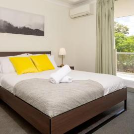 Comfy 2BD Parkside Home Close to UQ & Mall