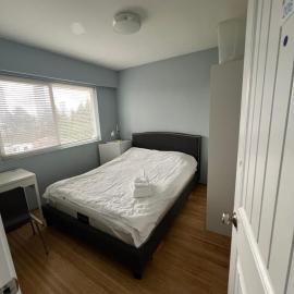 Brentwood Home، فندق في برنابي