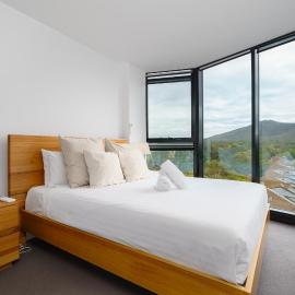 Spacious 3BR Apartment in the Heart of the City - Hosted by Canstay