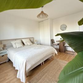 Jolie suite Bohème avec terrasse et vue sur le lac