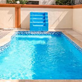Casa familiar con piscina y cerca de la playa, hotel in La Belleza