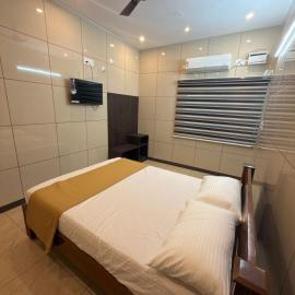 ARS INN AND MINI HALL Vellore, готель у місті Веллуру