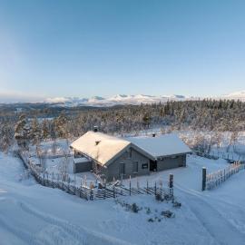 Lykka - lovely cabin with amazing view – hotel w mieście Torpo