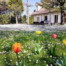 Grande maison familiale proche Paris et Disney, hotel in Mandres-les-Roses