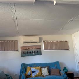 Budget rooms in big house, hotel a Kelmscott