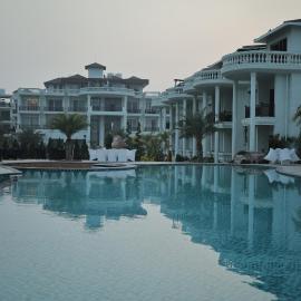 Namaste Corbett Resort and Spa、Jāmbのホテル