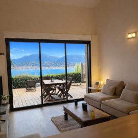 Mini-villa avec vue mer et piscine، فندق في أولميتو