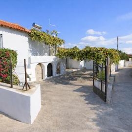 Nona's House, hotel in Romanós