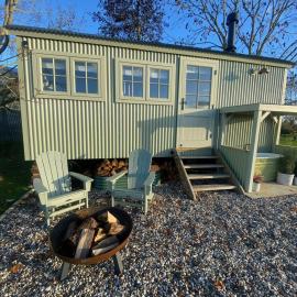 Happy Place Shepherds Hut