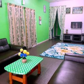 D'Idaman Homestay Kluang - Musli m only, hotel a Keluang