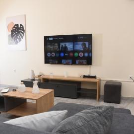 Sparta Central Apartment with Free Parking