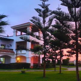 Beachfront Resort Flat with 4 Pools 20 Min Tangier