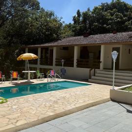 Linda Chácara com Piscina e WiFi para até 20 hóspedes, hotel a Itupeva