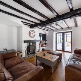 16th-Century Cottage with Separate Studio and Garden, Sleeps 12