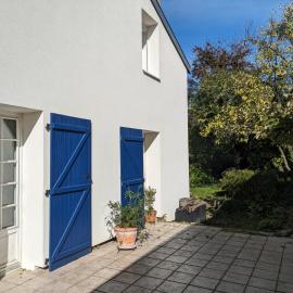 LES VOLETS BLEUS
