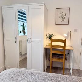 Spacious En-suite Private Double Bedroom
