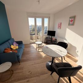 Duplex - pop et coloré - au cœur du centre ville
