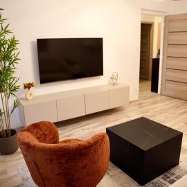 Apartmán Centrum s parkovaním zdarma ZV2, hotel in Zvolen