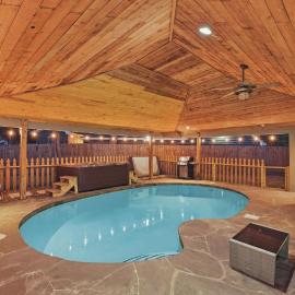 Pool Hot-Tub - 4 BR Luxury Home in Friendswood