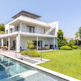 FRGK Luxury Two-Storey Villa with Pool & Rooftop Peaceful Setting Lord Brougham