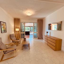 Villa mit großem Garten und Aufstellpool, 800m zum Meer, Lido Marini、リド・マリーニのホテル