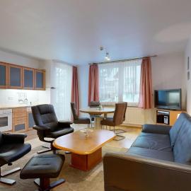 strandnahe FeWo mit Schwimmbad im Haus, a cappella 63, Binz
