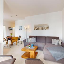 strandnahe FeWo mit Schwimmbad im Haus, Liebeskind 80, Binz
