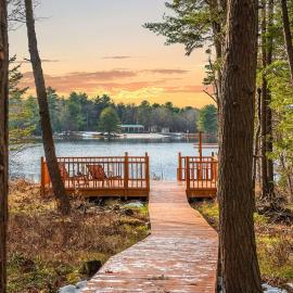Lakeview Sunset Heaven by AvantStay, hotelli kohteessa Blakeslee