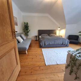 Wanderlust Family Suite - Self Check-In, near Ski Area