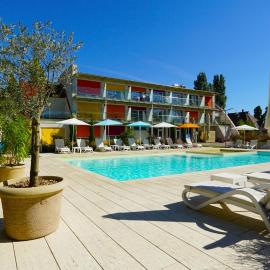 Colors Holiday Hotel، فندق في سيوفوك