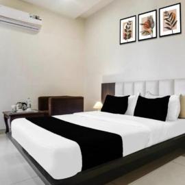 Hotel SSR stay near golden temple, hotelli kohteessa Amritsar