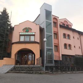 Green Hotel Fortuna: Sapareva Banya şehrinde bir otel