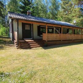 Holiday Home Kleines- strandnahes Ferienhaus in Schweden by Interhome، فندق في Tokö
