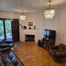 Retro apartment, central, bright and airy