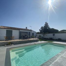 La Villa de Bellevue, hotel v mestu La Flotte