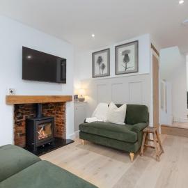 Luxurious renovated cottage with log burner โรงแรมในลัทเทอร์เวิร์ธ