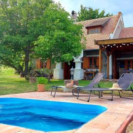 Holiday Home am Weinberg by Interhome, hotel in Köveskál
