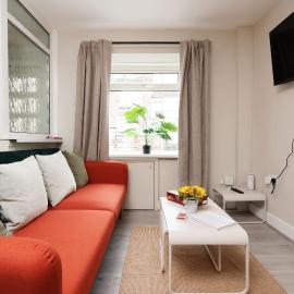 Perfect Booking 2 Bed Home in Merthyr Tydfil, hotel u gradu Dowlais