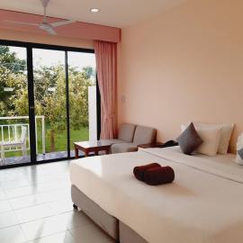 Xanadu Beach Resort، فندق في كو لان