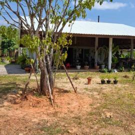Anna Garden Homestay، فندق في Ban Phlu Kom
