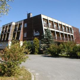 Hotel Tatrawest, хотел в Зуберец