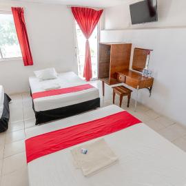 HOTEL LOS CEDROs, hotelli kohteessa Yalsí