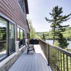 Lakefront - Chalet Le Missionnaire, khách sạn ở Trois Rives