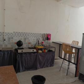Kos putri bude 12, Hotel in Karangjepun